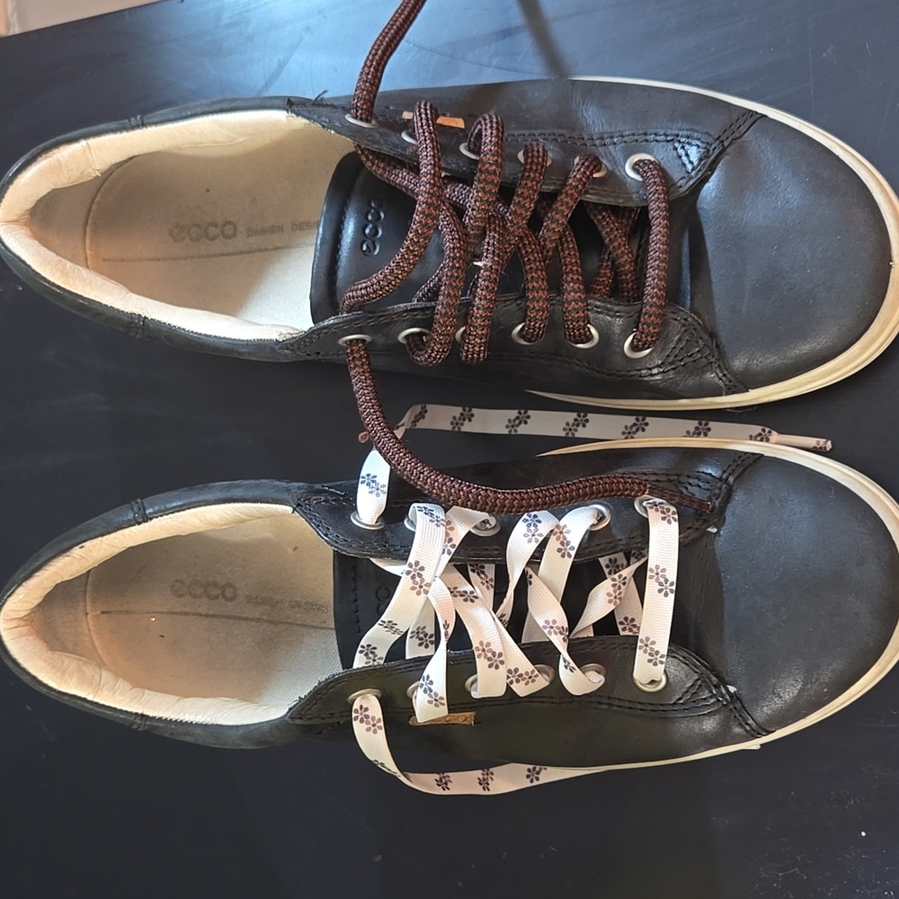 Ecco Sneakers Women's EU 40 / US 9 Black Leather Extra Width Comfort Shoes